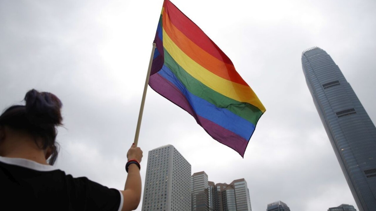 Žena na katolícku ikonu pridala LGBT symbol. Hrozí jej väzenie