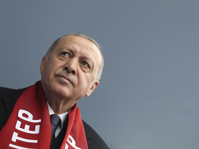 Erdogan obhajuje anulovanie volieb primátora, krajiny EÚ ho kritizujú