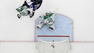 NHL: Hokejisti St. Louis využili domácu výhodu a sú vo finále