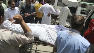 Výbuch pri pakistankej svätyni zabil desať ľudí, viacerých zranil