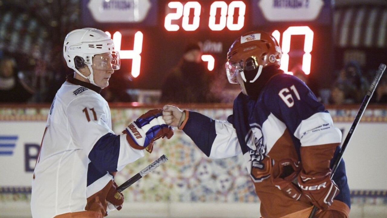 Putin odohral tradičný zápas s legendami, strelil osem gólov