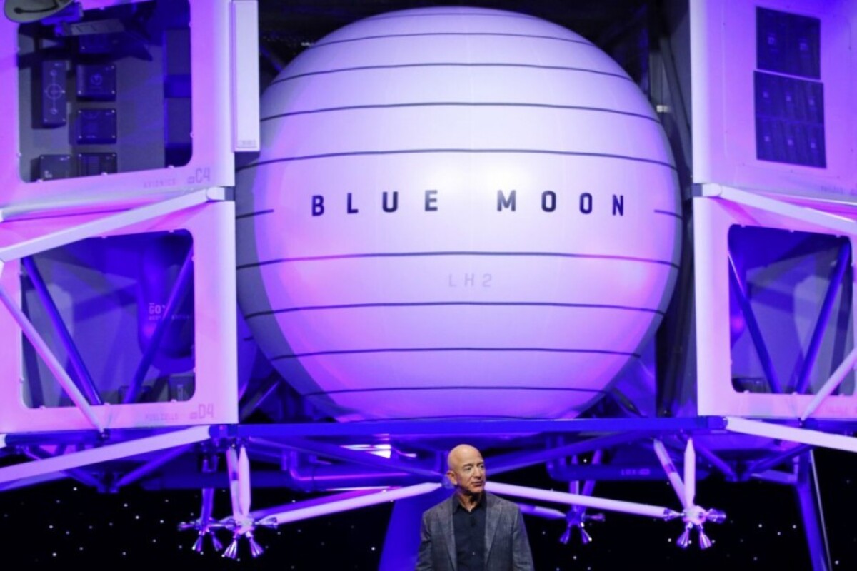 bezos-blue-origin-06713-ef2ff2953af940ebb418c56b191330b4_afb2e395.jpg