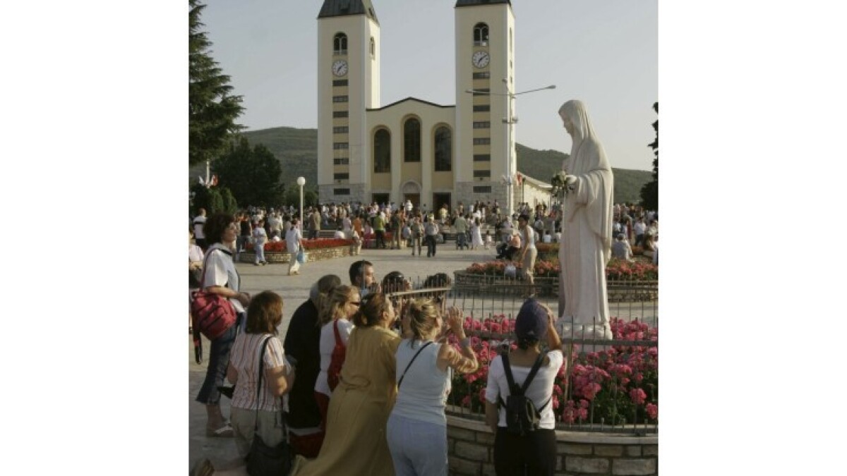vatican-pope-medjugorje-51658-74a25356405c46cdad8c84de8f9fcbaf_63b3a7c4.jpg