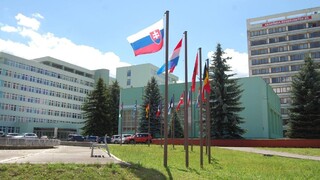 Nešťastie v akadémii. Mladý poručík zahynul po páde z balkóna