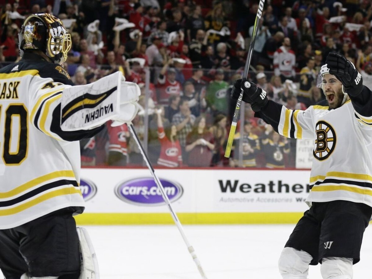 NHL: Boston zabojuje o Stanleyho pohár, postúpil do finále