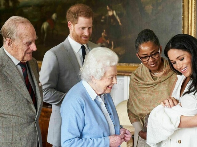 Klebety o pôrode syna Harryho a Meghan vyvrátil rodný list