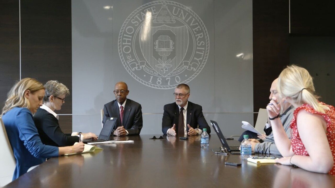 Vedenie školy zlyhalo. Športový lekár zneužil desiatky študentov