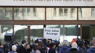 Žiadajú zatykač na Assangea, jeho dokumenty skončia v USA