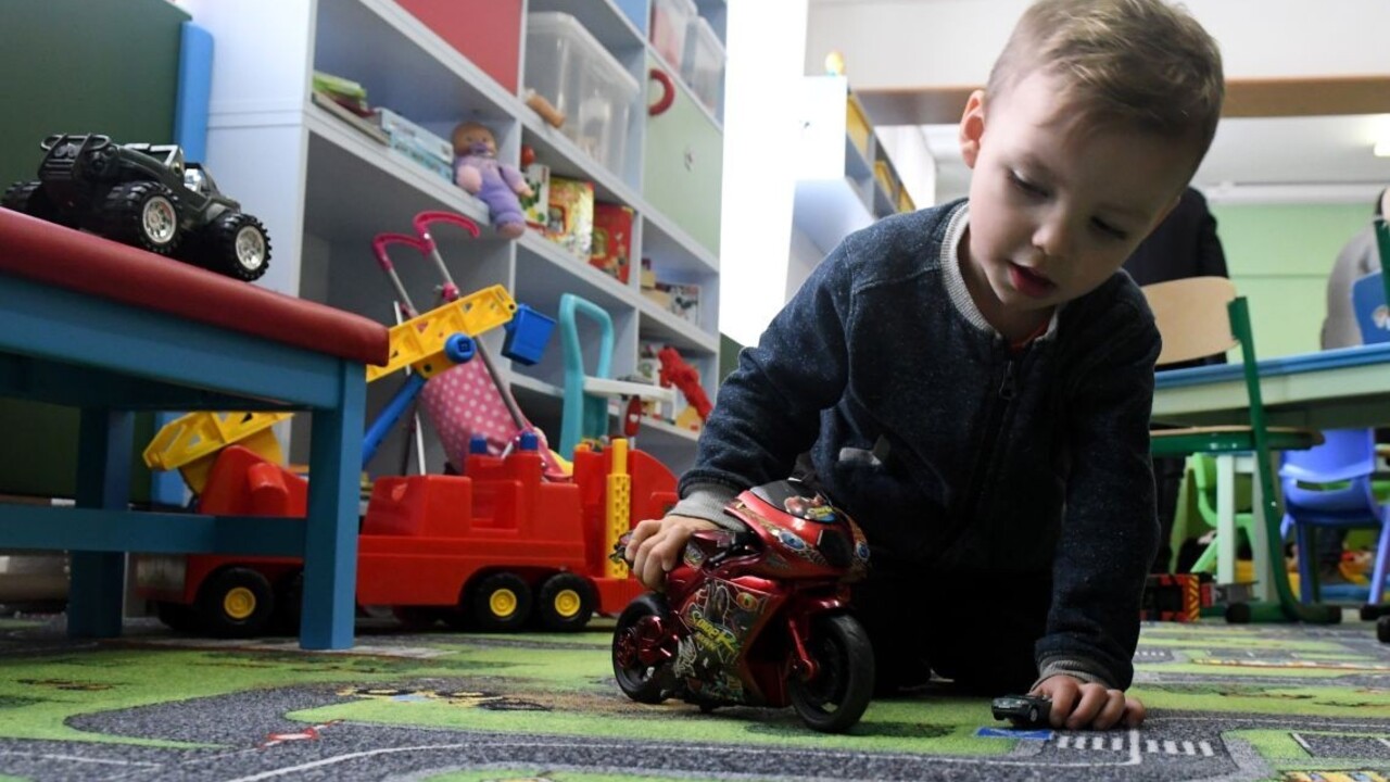 Bez trvalého pobytu dáte za škôlku 10x viac, navrhli v Petržalke