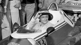 F1, plamene, lietadlá. Neuveriteľný životný príbeh Nikiho Laudu