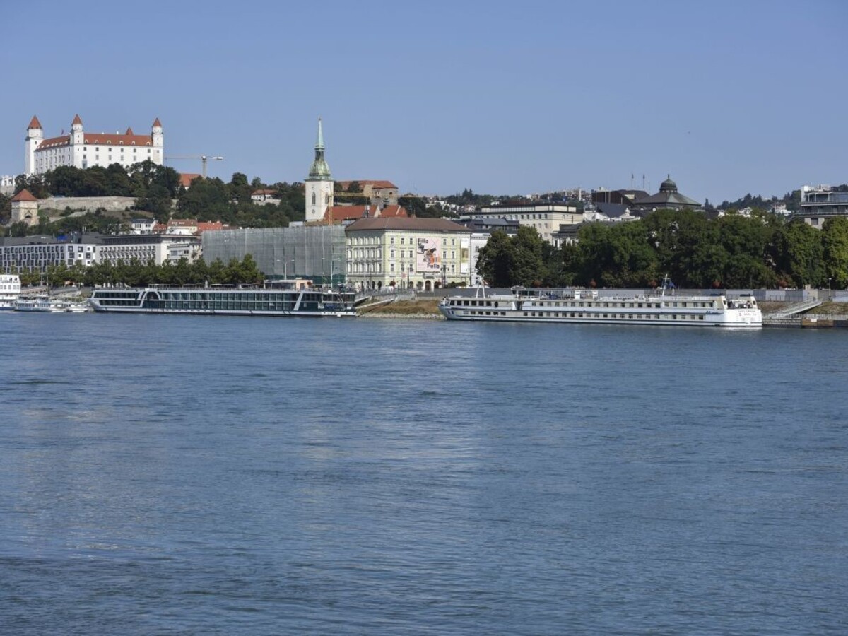 Hladina Dunaja bude stúpať, v Bratislave hrozia aj záplavy
