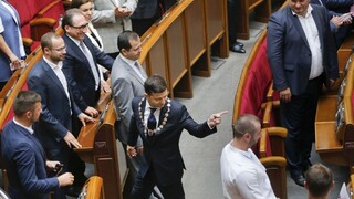 Zelenskyj plní sľuby. Premiér Ukrajiny Hrojsman podáva demisiu