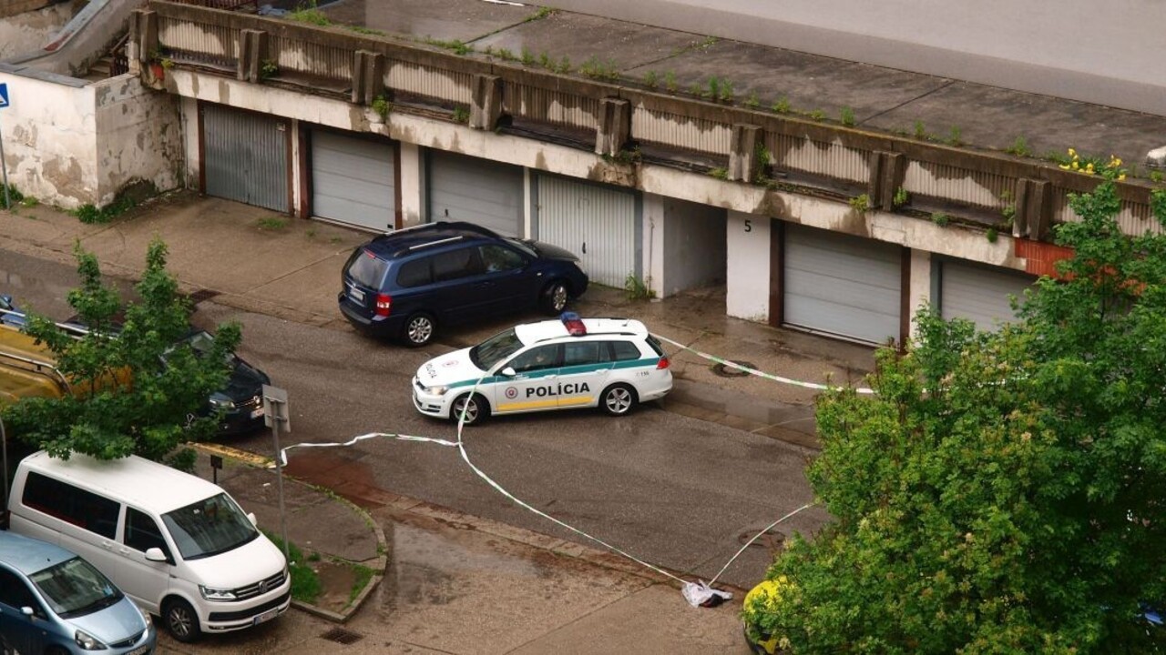 Polícia odvolala mimoriadne pátranie, strelec z Petržalky je mŕtvy