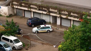 Polícia odvolala mimoriadne pátranie, strelec z Petržalky je mŕtvy