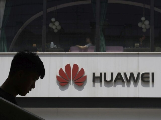 Trump pripustil dohodu s Huawei, firmu však nazval nebezpečnou