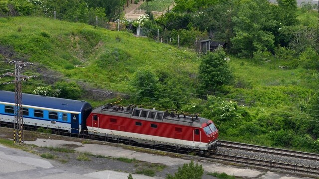 Vlak v Bratislave zachytil ženu s dieťatkom, ktoré neprežilo