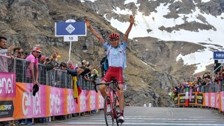 Víťazom horskej 13. etapy na Giro d'Italia sa stal Rus Zakarin