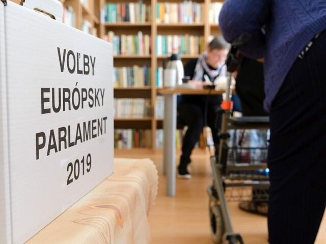 Kuriózny prípad z Bratislavy. Voliť chcela aj Američanka