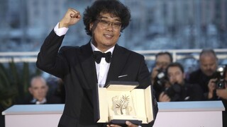 Tento film si odniesol Zlatú palmu. Nesie tému bohatstva i chudoby