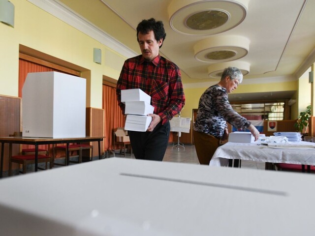 Nevyužité hlasovacie lístky sme si zobrať nemohli. Potešia škôlkarov
