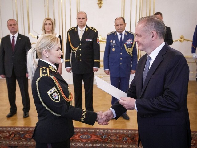 Polícia i armáda majú nových generálov, vymenoval ich Kiska
