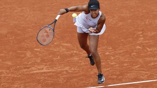 Osakovej sa na parížskej antuke darí, otočila stav vo svoj prospech