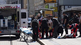 Pri streľbe v centre trafili aj dievča. Incident sa začal pred rezortom financií
