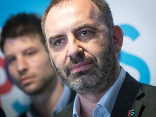 Firma blízka exšéfovi PS mala zarobiť v ďalšom spornom tendri