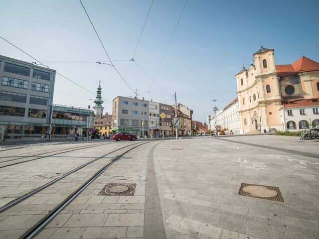 Nepočujúci skončil s krvácaním do mozgu, obvinený ide do väzby