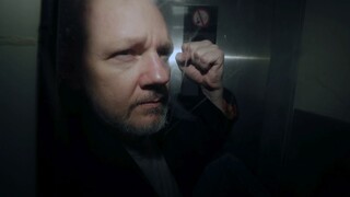 Vydanie Assangea sa zatiaľ nekoná, súd odmietol žiadosť