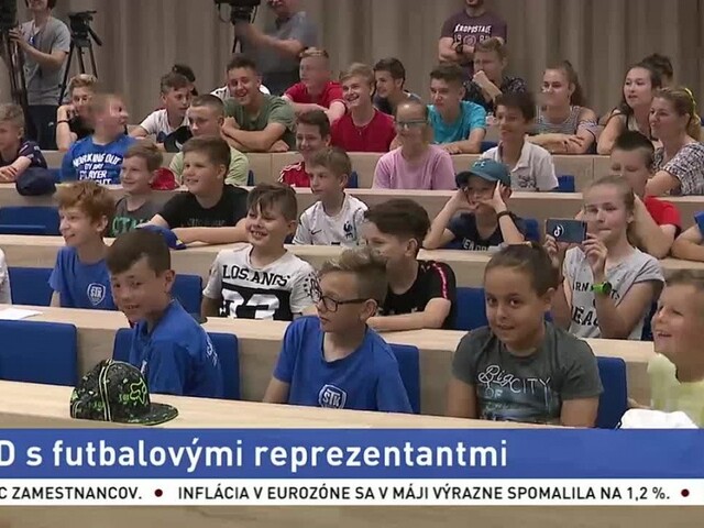 Oneskorený deň detí. Žiakov potešili futbaloví reprezentanti