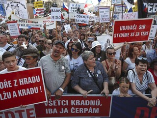 Politológ B. Doležal o demonštráciách v Česku