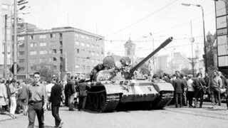 Rusi chcú posvätiť inváziu do ČSSR, Česko si predvolalo vyslanca