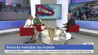 ŠTÚDIO TA3: Útočníci D. Vadík a R. Smetana o skalickom hokejbale