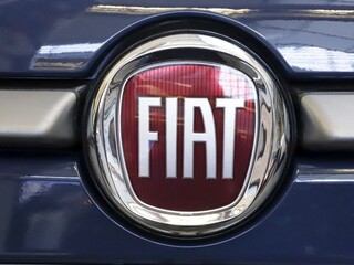 Fúzia Fiat a Renault sa odkladá. Dôvodom je francúzska politika