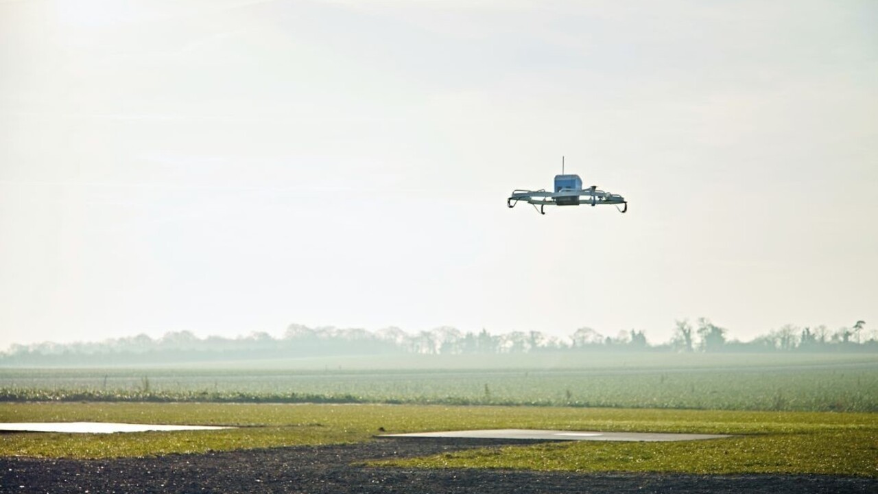 Letecké donášky sa začínajú, Amazon spúšťa flotilu dronov