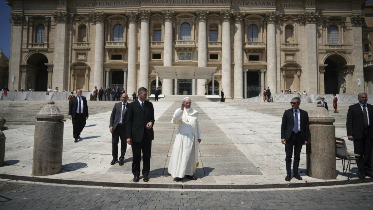 Pápež schválil zmenu v modlitbe Otčenáš, týka sa pokušenia