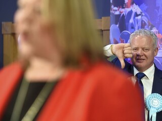 Labouristka Forbesová vyhrala doplňujúce voľby v Peterboroughu