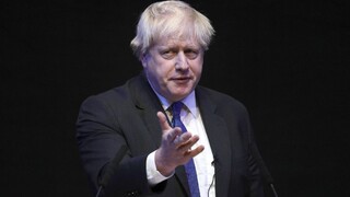 Johnson sa vyhne súdu. Tvrdil, že Británia posiela do EÚ milióny
