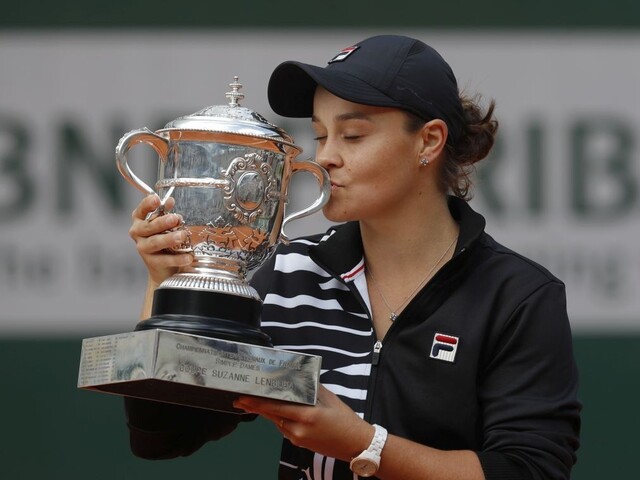 Bartyová je šampiónkou RG, Vondroušovú vo finále prevalcovala