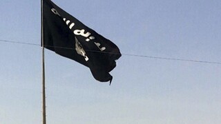 Vlajka IS či výbušniny. Iba 16-ročný tínedžer pripravoval útok
