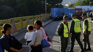 Hranicu s Kolumbiou prekročili tisícky ľudí, nakupovali lieky