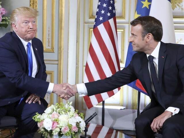 Vyschol strom, ktorý symbolizoval priateľstvo Trumpa a Macrona