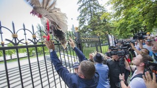 Moldavsko je v stave dvojvládia, dohoda strán je v nedohľadne