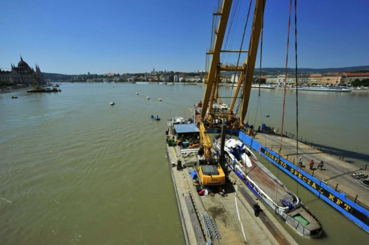 hungary-capsized-boat-39878-fb492510065340b5b64c5a210d0860e9_f90ce274.jpg