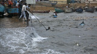K pobrežiu Indie mieri cyklón, úrady chcú evakuovať státisíce ľudí