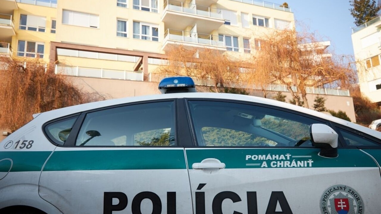 Opitý pirát unikal Bratislavou, pri zadržaní sa zranil policajt