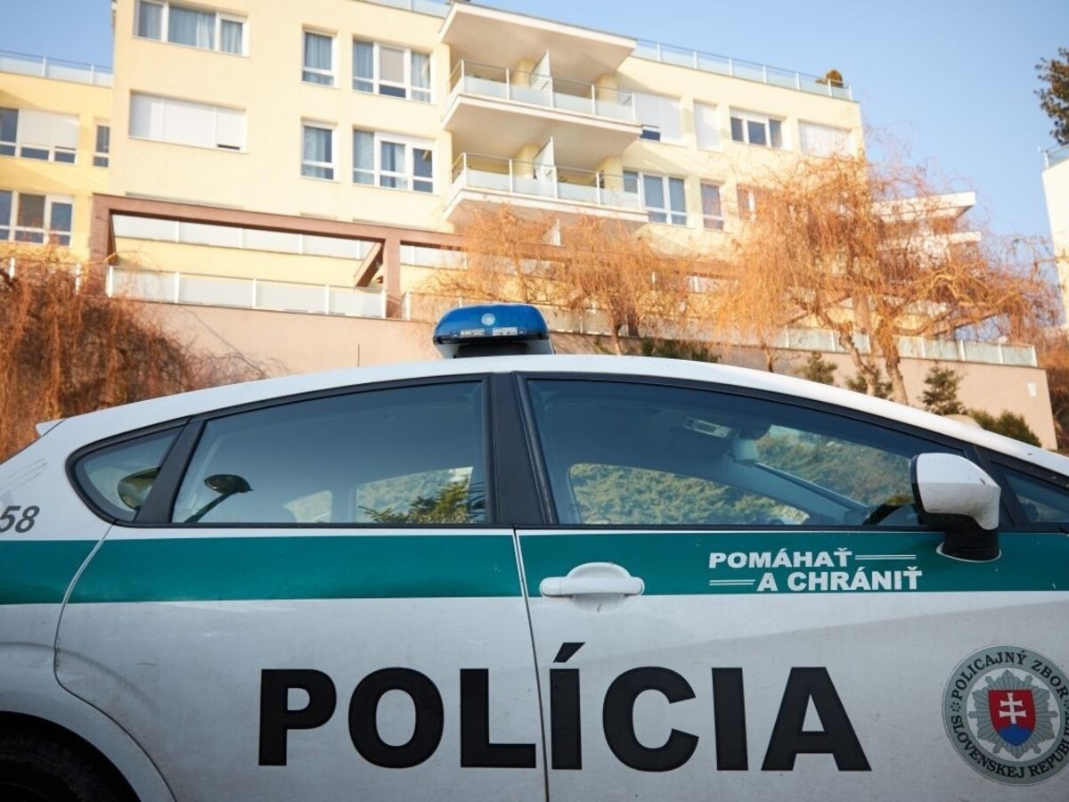 Opitý pirát unikal Bratislavou, pri zadržaní sa zranil policajt