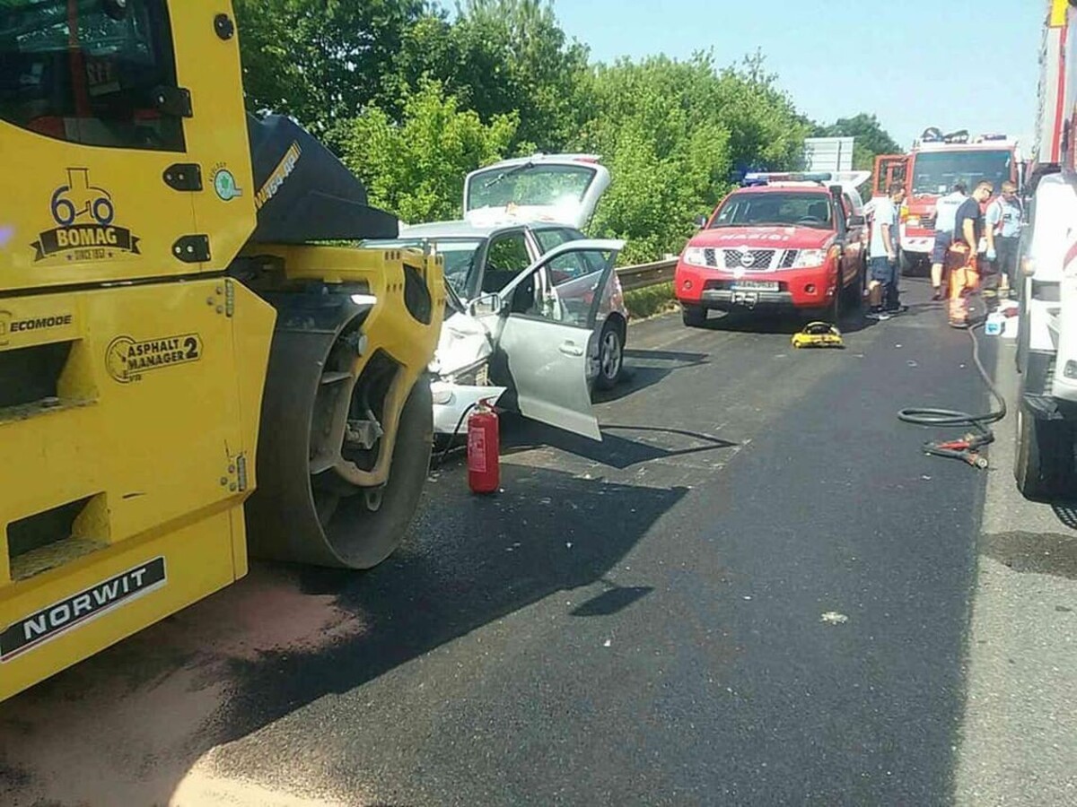 Po zrážke vozidiel na diaľnici D1 zasiahol na mieste vrtuľník