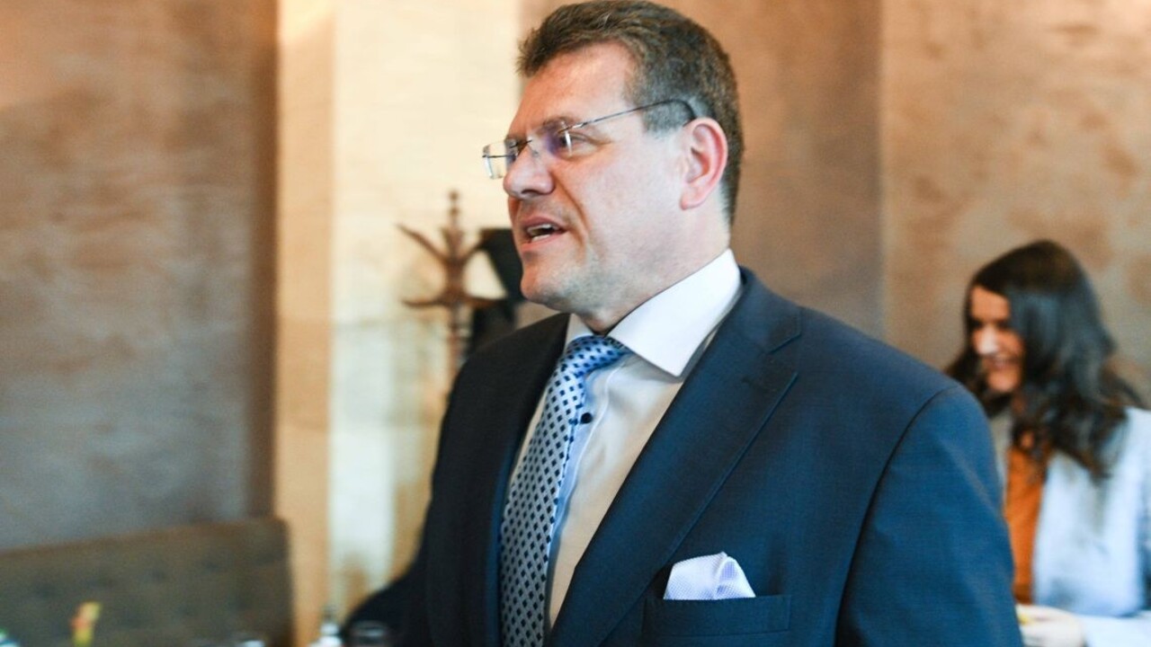 Vláda schválila nomináciu Šefčoviča za člena Európskej komisie